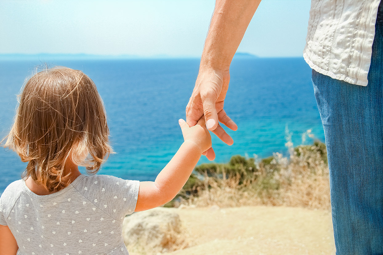 Cómo se reparten las vacaciones escolares entre padres separados